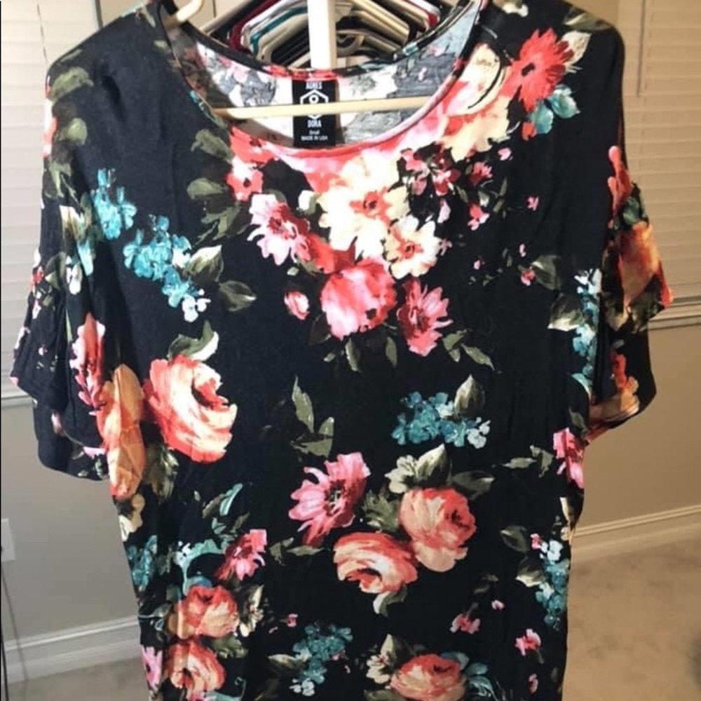 Ruffle sleeve top